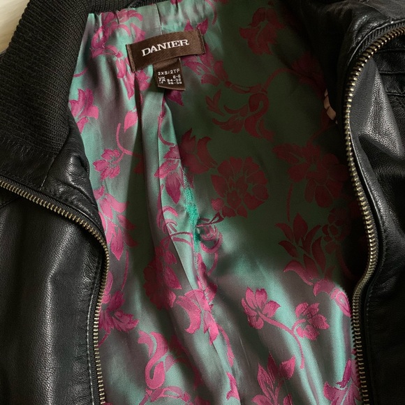 Danier Leather Bomber Jacket - Picture 5 of 7